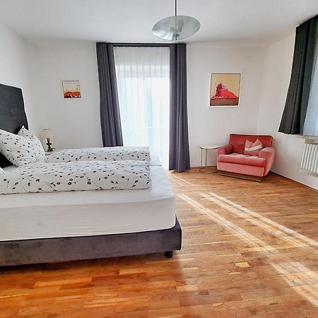 Bed and Breakfast Cafe Rudi Living Парчинес Экстерьер фото