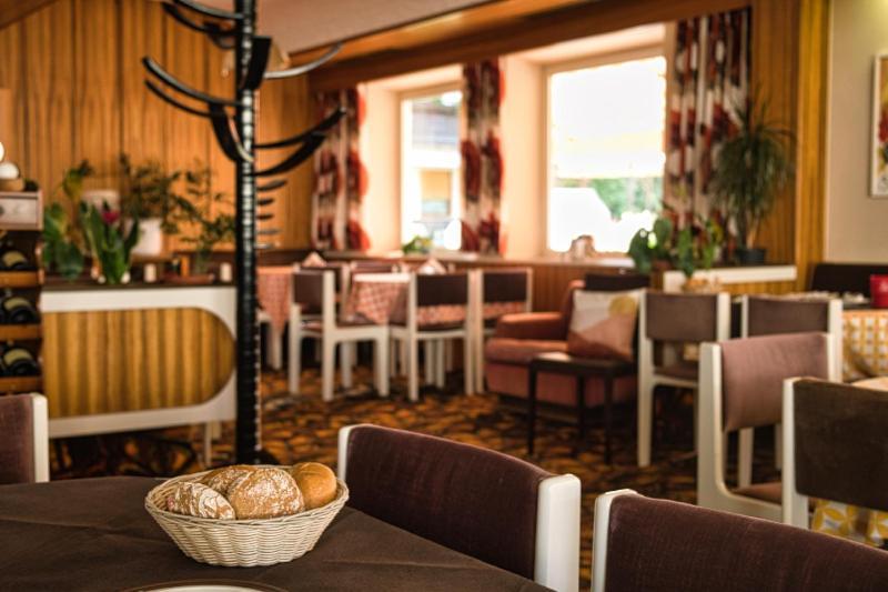 Bed and Breakfast Cafe Rudi Living Парчинес Экстерьер фото
